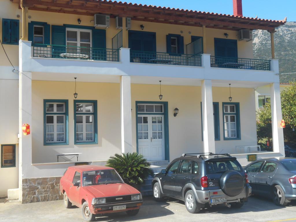 Costa-Rini Hotel Leonídion Eksteriør bilde
