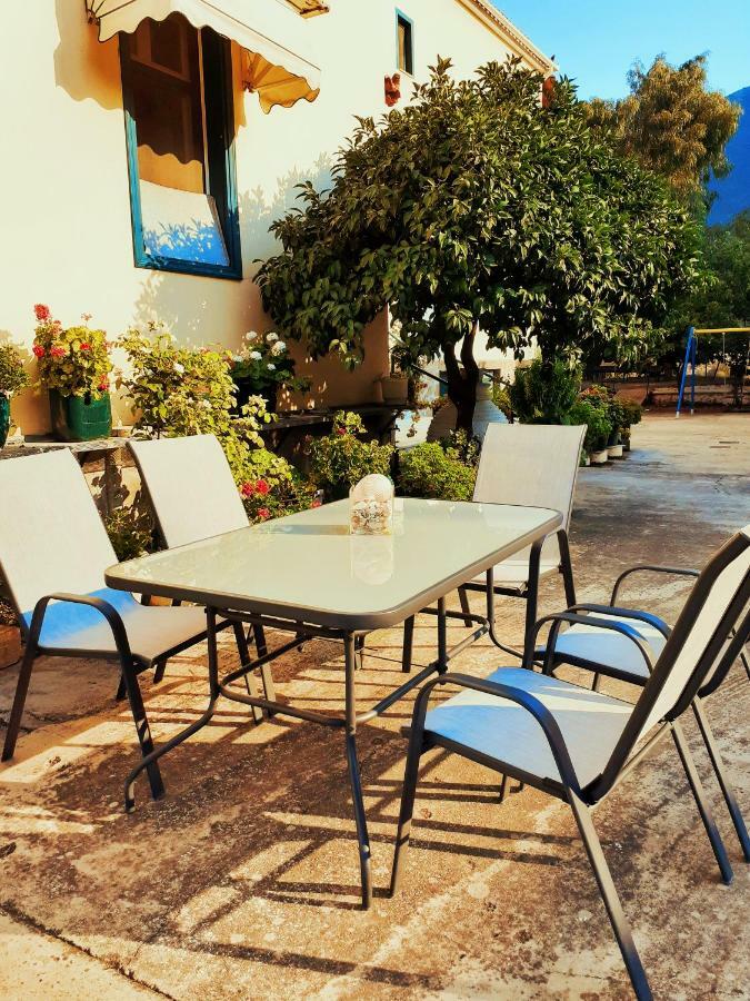 Costa-Rini Hotel Leonídion Eksteriør bilde